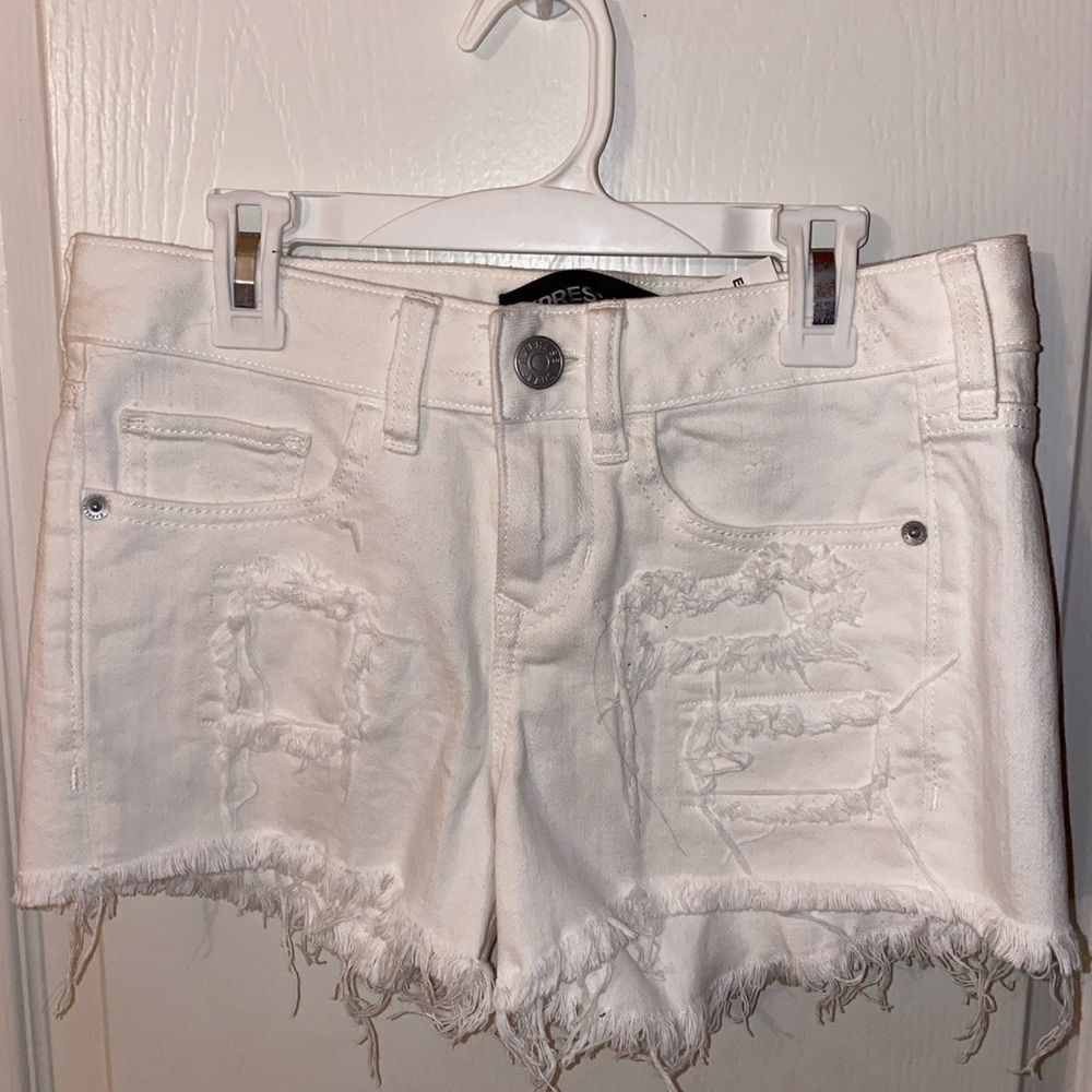 NEVER WORN WHITE DENIM SHORTS🤍